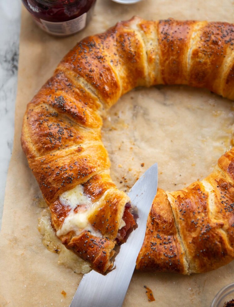 Brie, Bacon & Cranberry Croissant Wreath